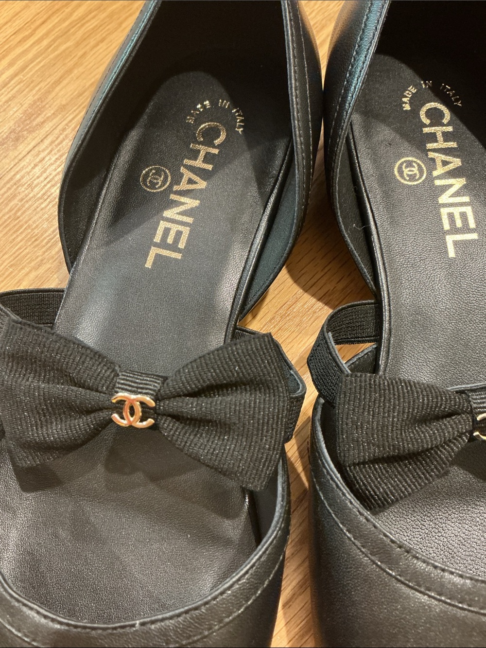 NWOT CHANEL Black Leather Bow Cap-Toe Ballet Flats with CC Emblem, Size 39 - Picture 3 of 6